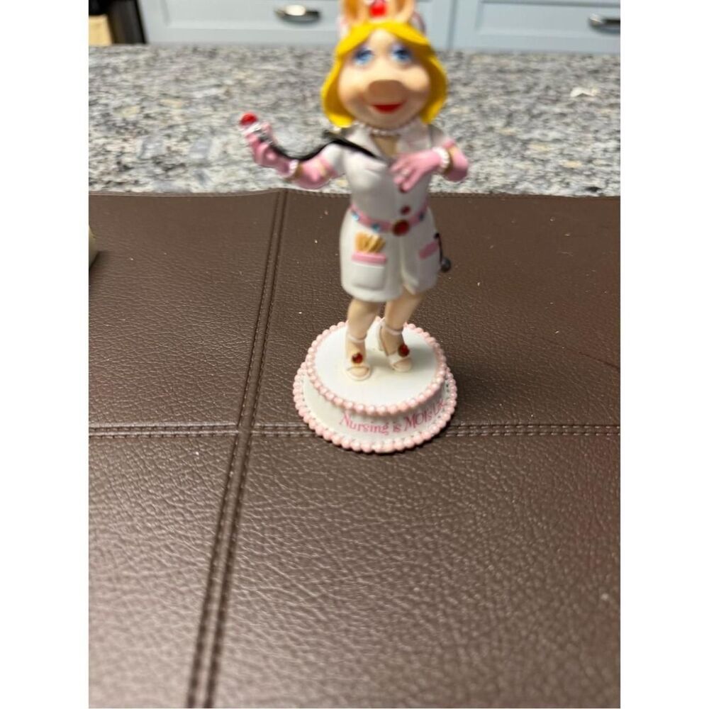 Hummel White and Pink Decor-home-accesories